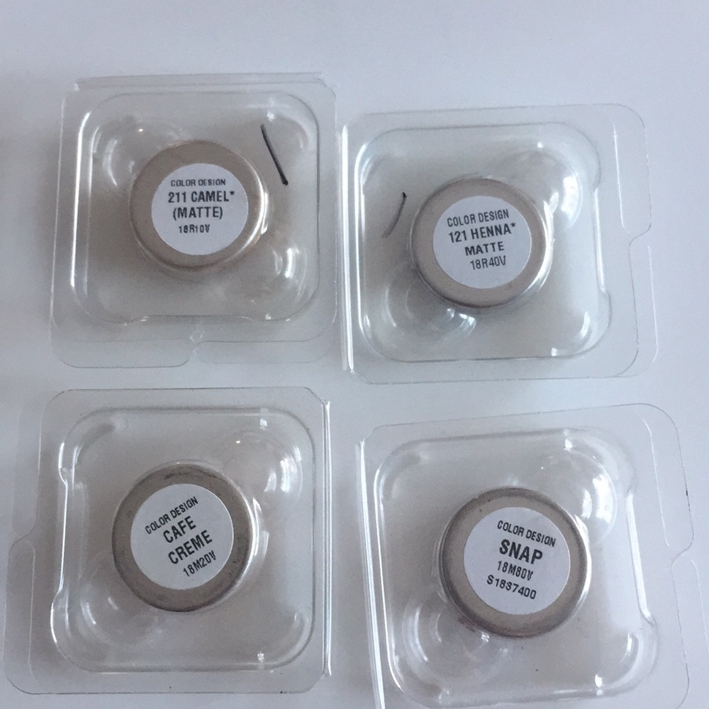 Makeup Bundle - Picture 4 of 6